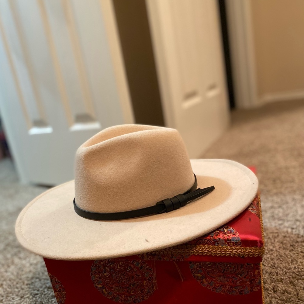 WIDE BRIM FEDORA HAT